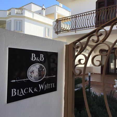 B&B Black-And-White Gallipolli Exteriör bild