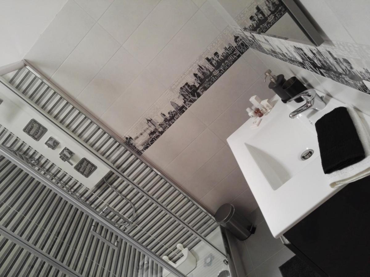 B&B Black-And-White Gallipolli Exteriör bild